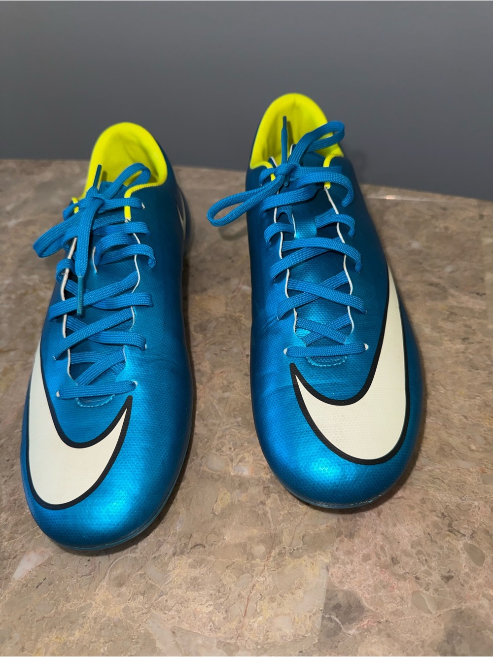 Nike Mercurial soccer Cleats Women’s Size 10.5 bright neon yellow inner lining